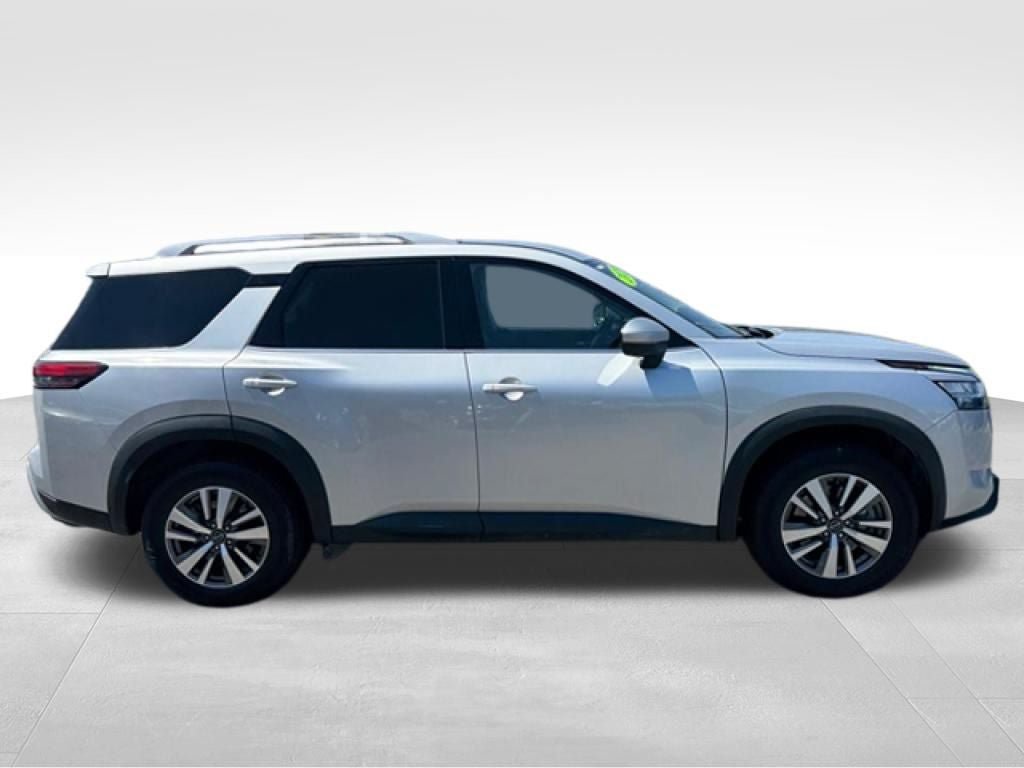 Used 2023 Nissan Pathfinder SL AWD/4WD image 8