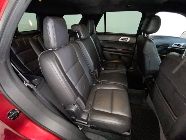 Used 2014 Ford Explorer XLT w/ Equipment Group 202A AWD/4WD image 11