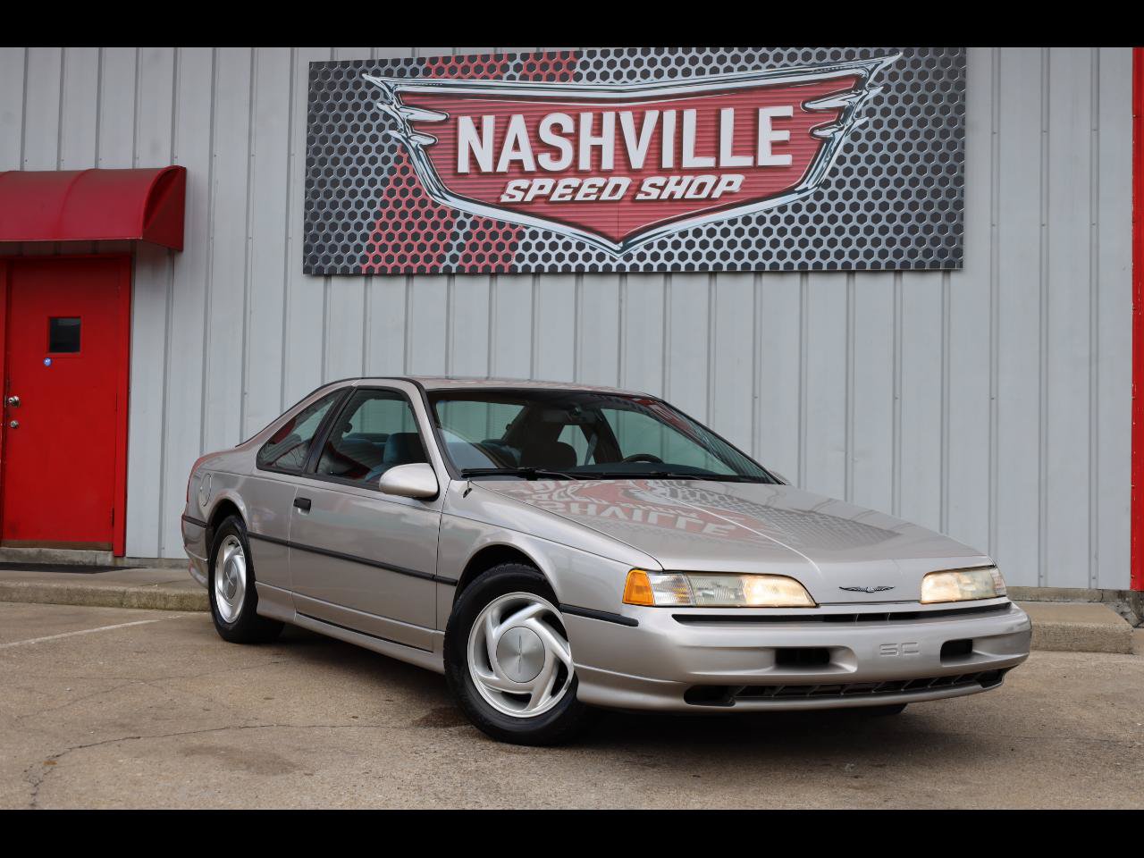 Used 1990 Ford Thunderbird Super RWD image 2