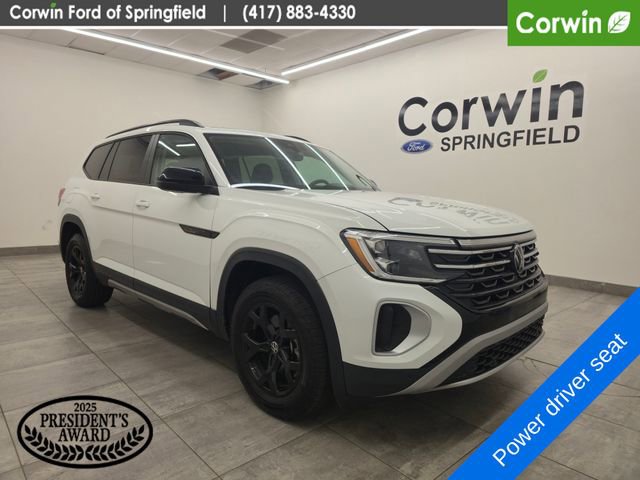 Used 2024 Volkswagen Atlas Peak Edition SE AWD/4WD image 6