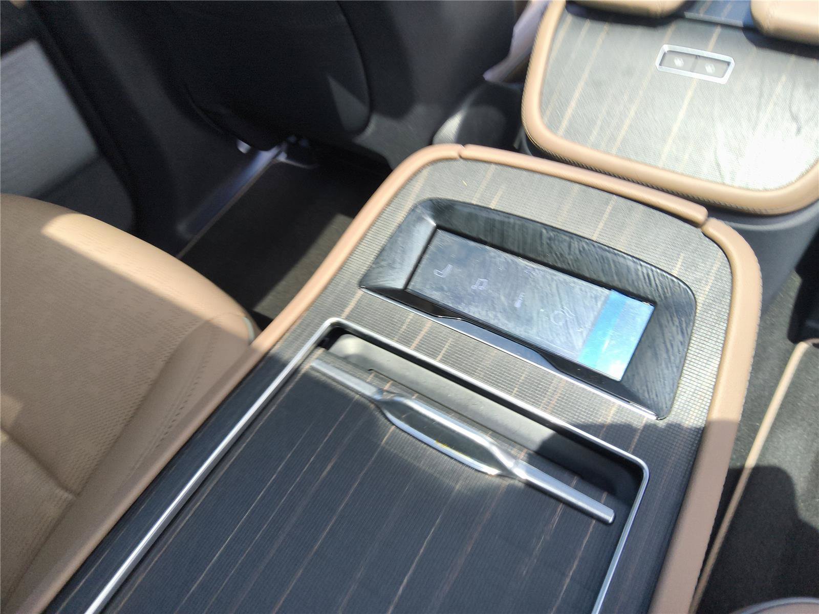 Used 2025 Lincoln Navigator L Black Label AWD/4WD image 32