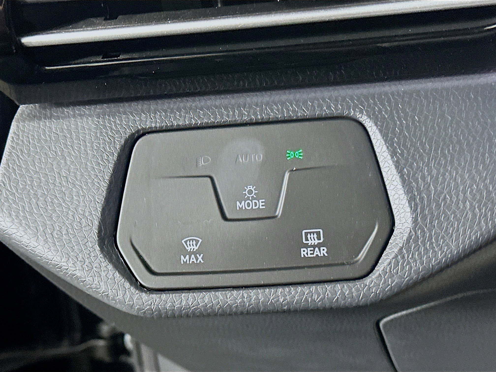 Used 2025 Volkswagen ID.4 Limited image 16