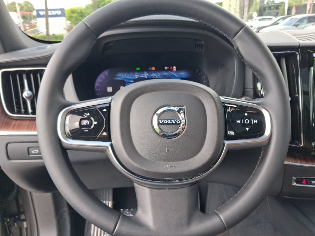 Used 2024 Volvo XC60 B5 Ultimate AWD/4WD image 17
