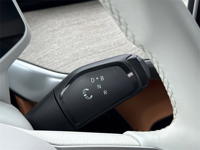 Certified 2025 Volkswagen ID. Buzz 1st Edition image 38