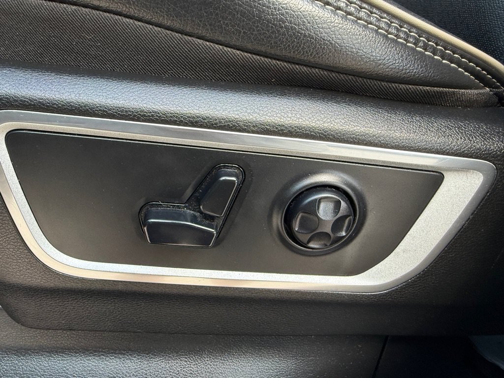 Used 2020 RAM 1500 Laramie w/ Sport Appearance Package AWD/4WD image 23