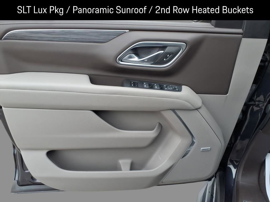 Used 2023 GMC Yukon SLT w/ SLT Luxury Package image 16