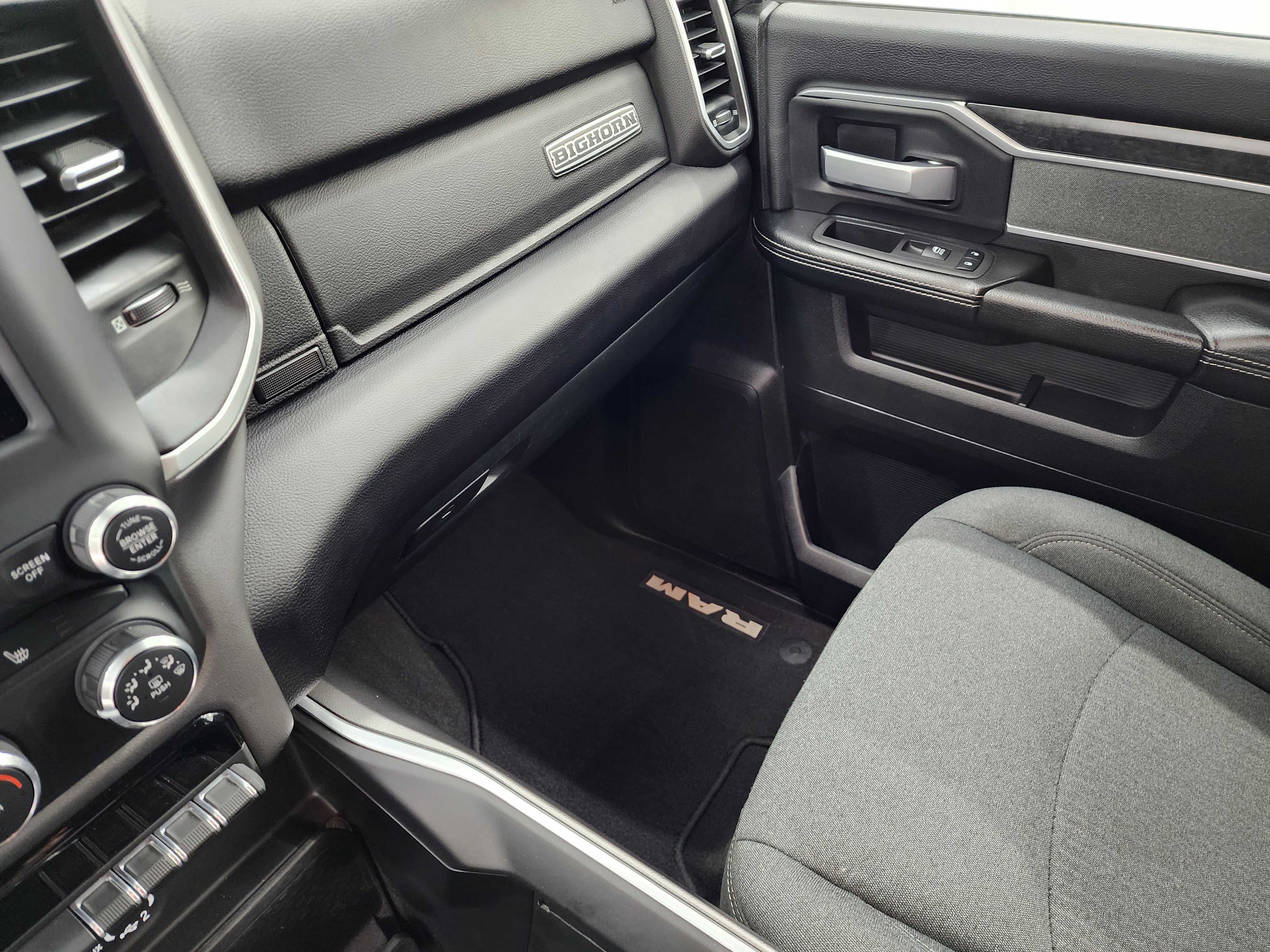 Used 2022 RAM 2500 Big Horn w/ Night Edition AWD/4WD image 13