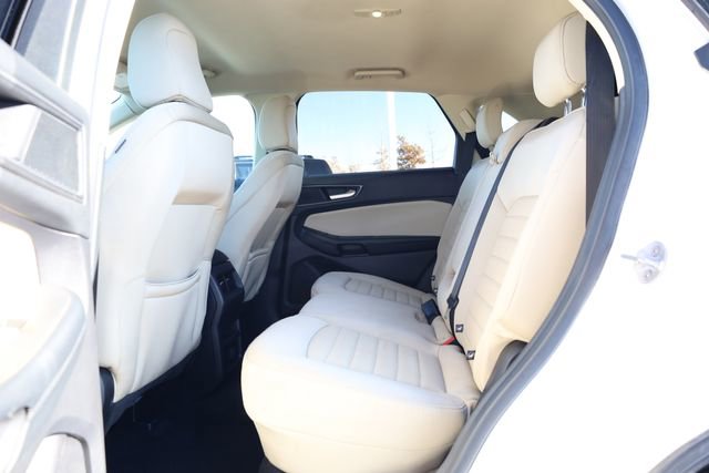 Used 2020 Ford Edge SE image 28