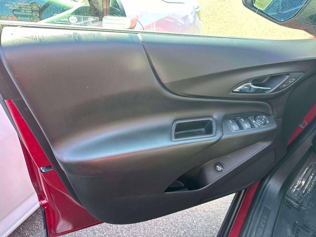Used 2018 Chevrolet Equinox LT FWD image 16