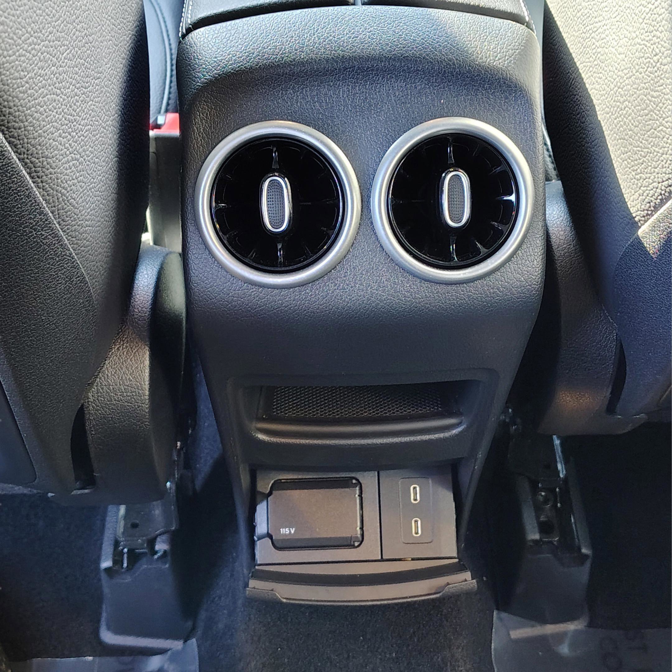 Used 2026 Mercedes-Benz GLB 250 image 14