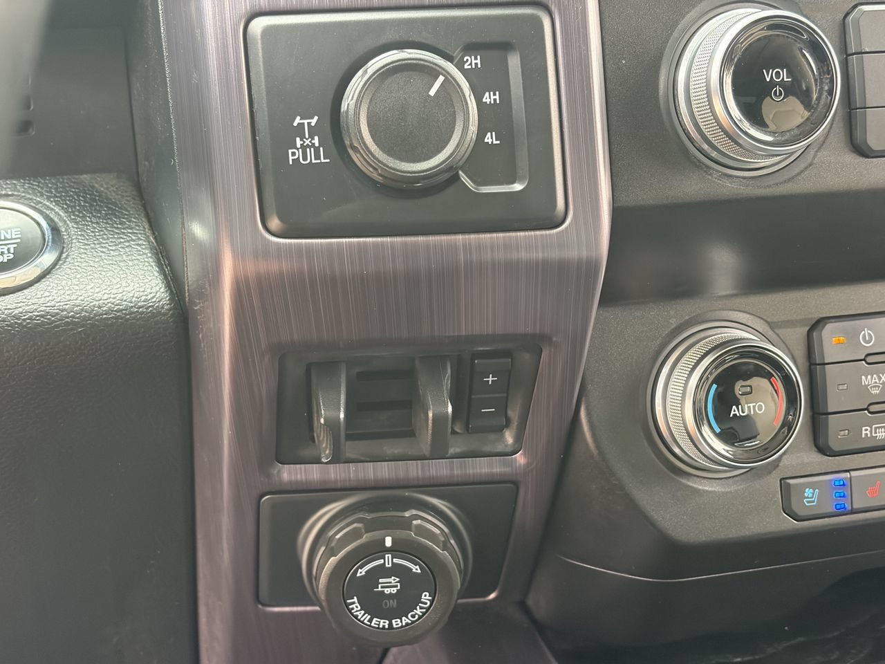 Used 2020 Ford F350 Limited AWD/4WD image 31