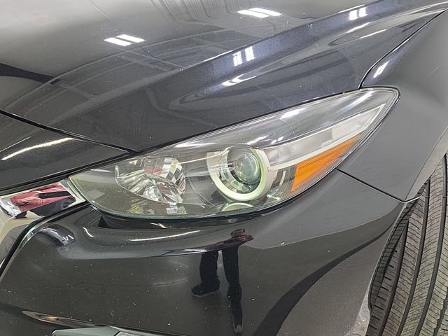 Used 2018 MAZDA MAZDA3 Touring FWD image 29