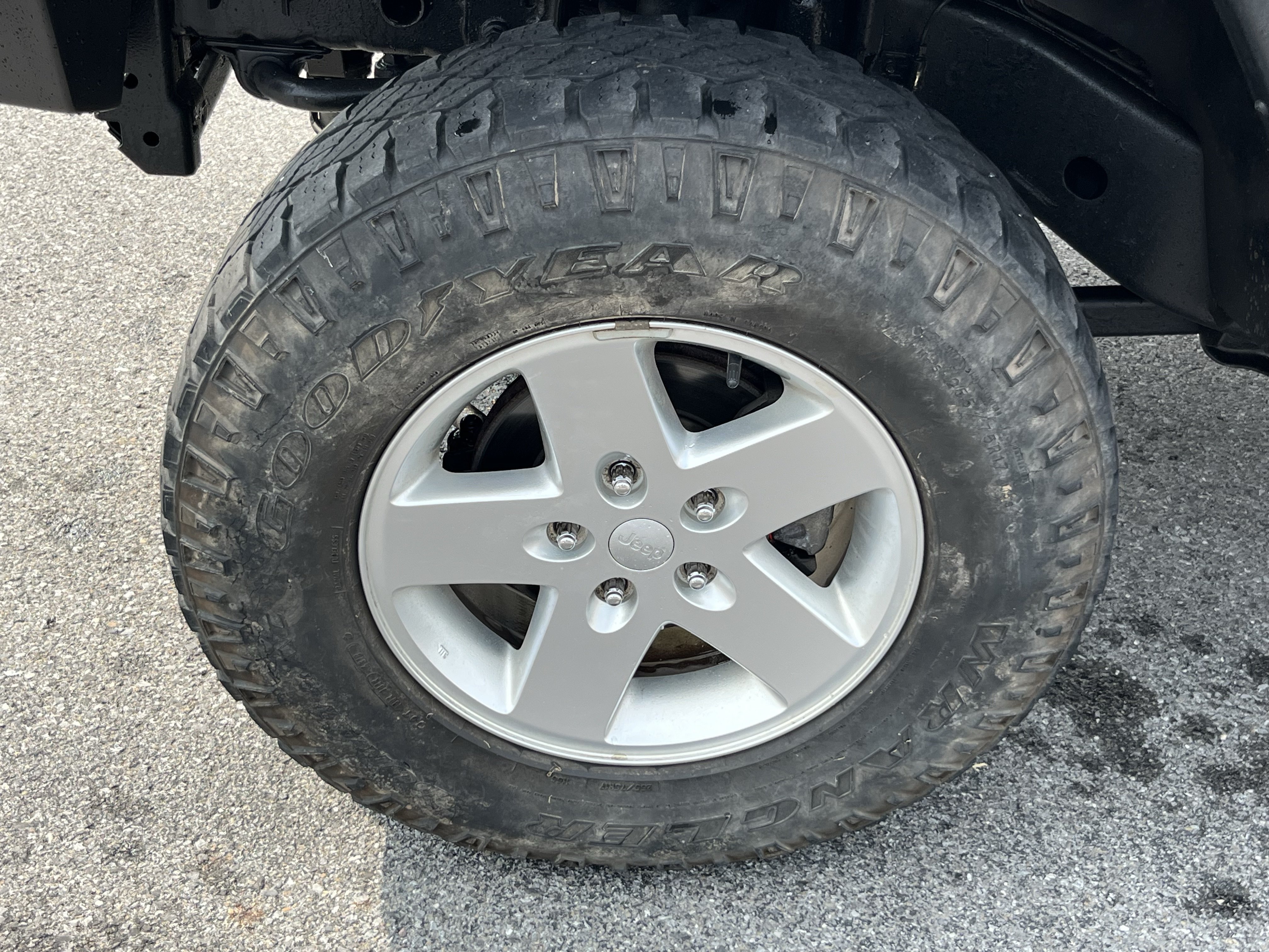 Used 2014 Jeep Wrangler Unlimited Sport w/ Quick Order Package 24S AWD/4WD image 13
