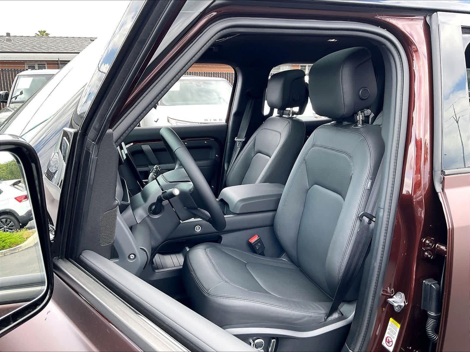 New 2026 Land Rover Defender 130 X-Dynamic SE AWD/4WD image 11