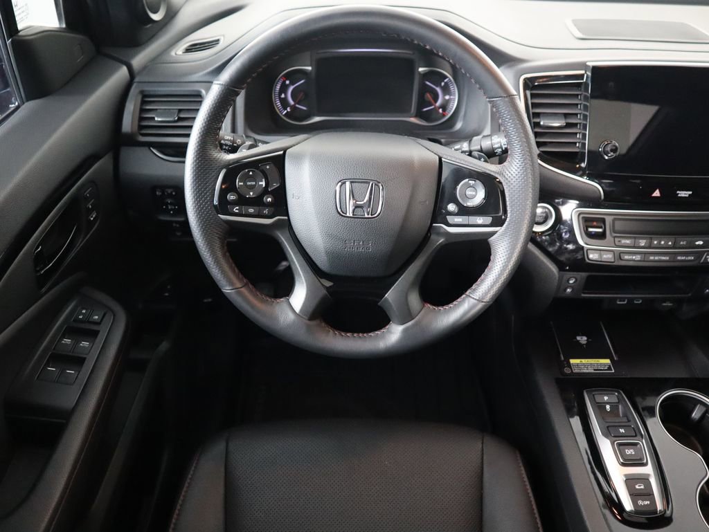 Certified 2024 Honda Passport Black Edition image 10