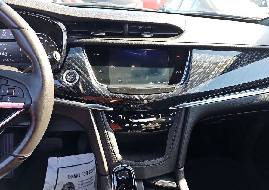 Used 2023 Cadillac XT6 Premium Luxury image 13