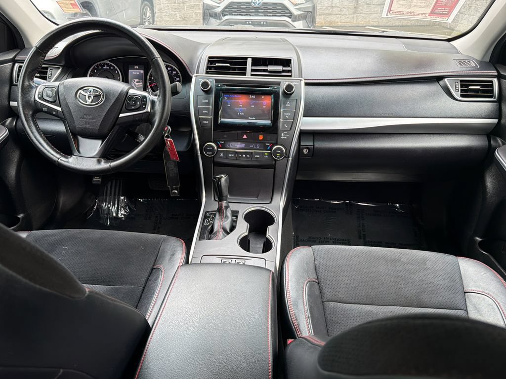 Used 2015 Toyota Camry XSE w/ Moonroof Package FWD image 10