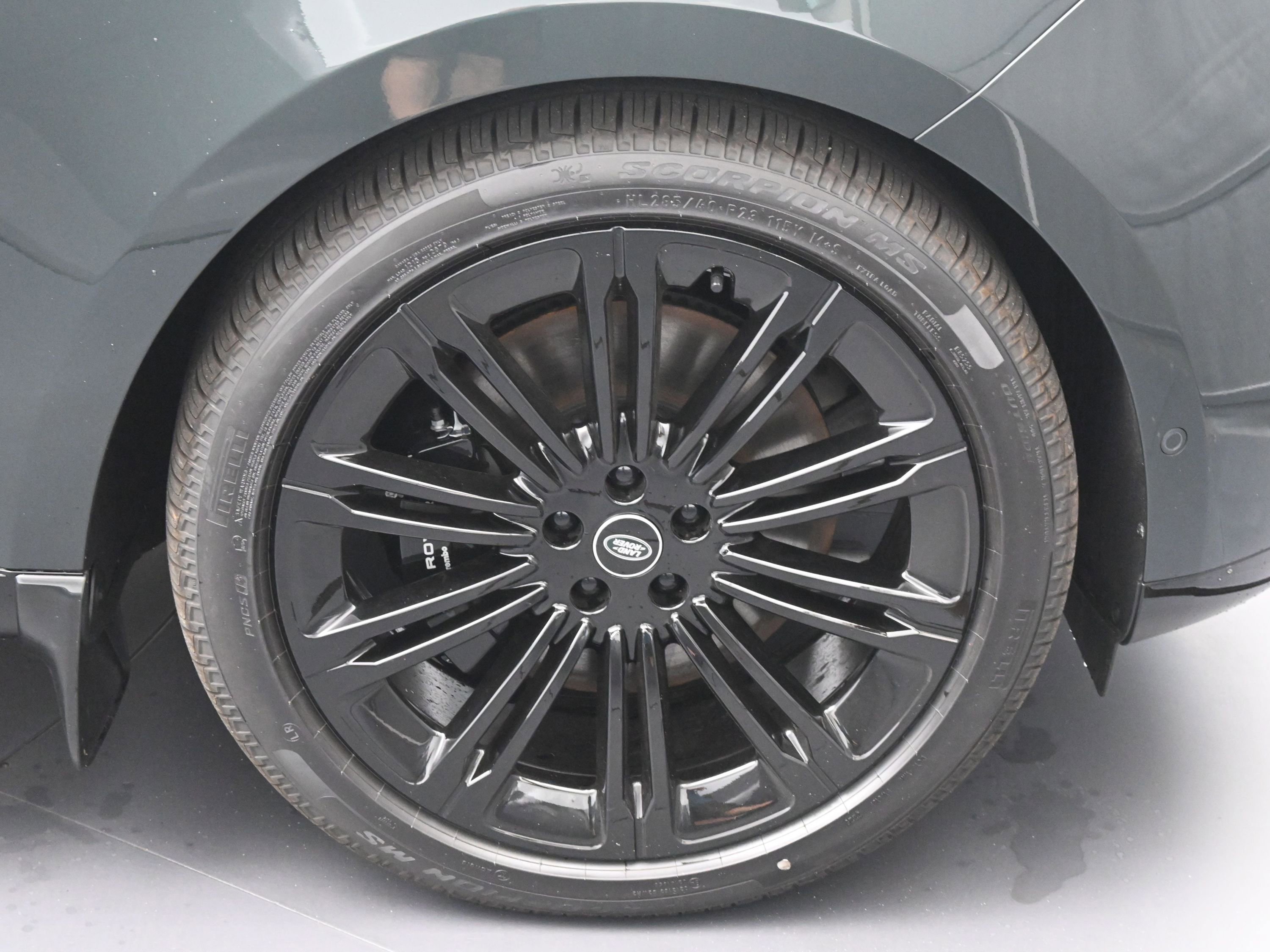 New 2025 Land Rover Range Rover SE image 10