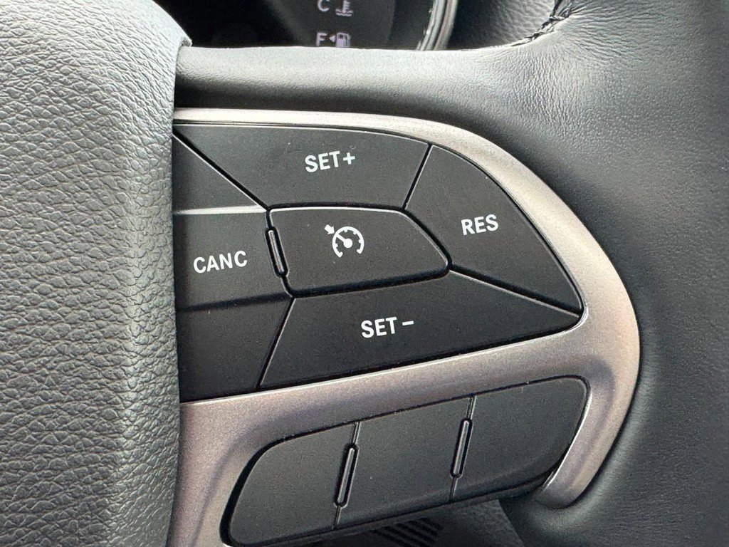 Used 2021 Jeep Grand Cherokee Laredo X AWD/4WD image 17