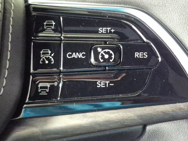 Used 2023 Jeep Grand Cherokee Overland AWD/4WD image 13