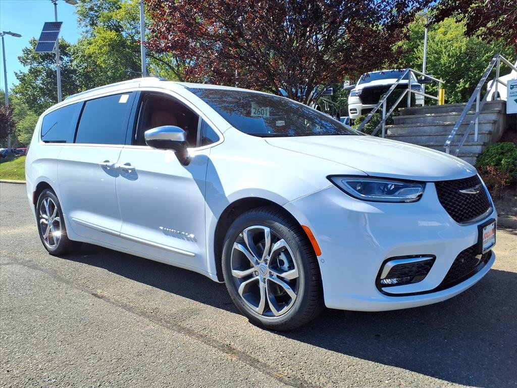 New 2026 Chrysler Pacifica Pinnacle