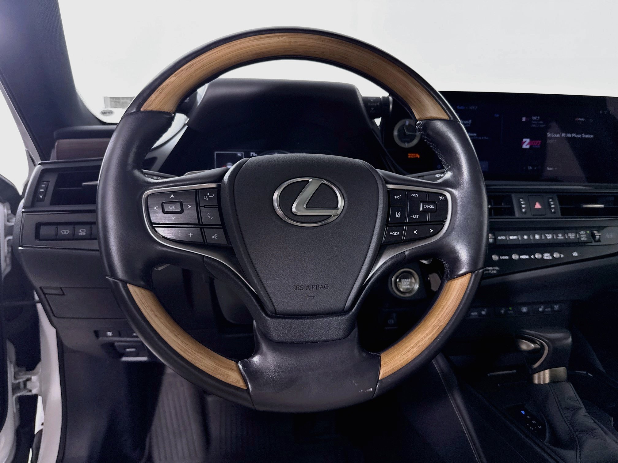 Certified 2025 Lexus ES 350 Ultra Luxury w/ Accessory Package (Z2) FWD image 12