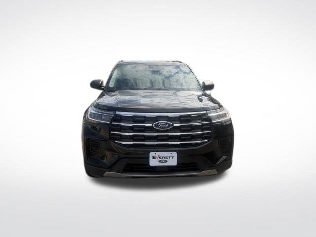 Used 2025 Ford Explorer Active AWD/4WD image 2