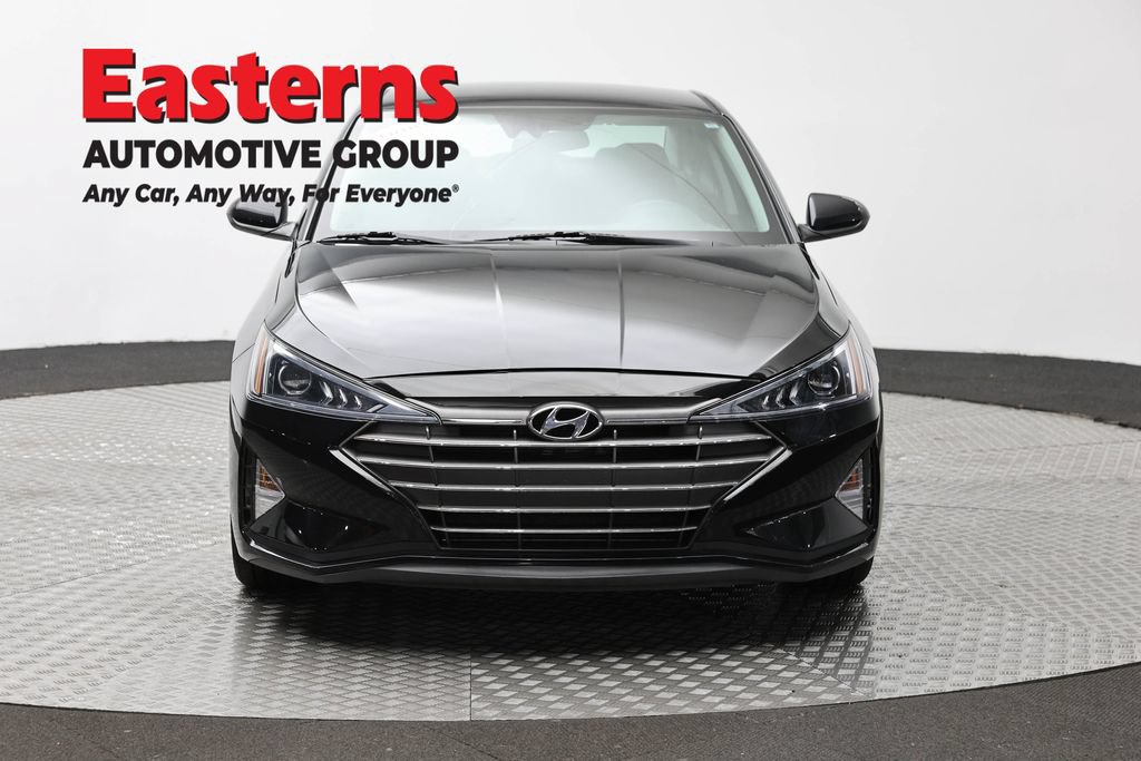 Used 2020 Hyundai Elantra SEL w/ Cargo Package (C1) FWD image 2