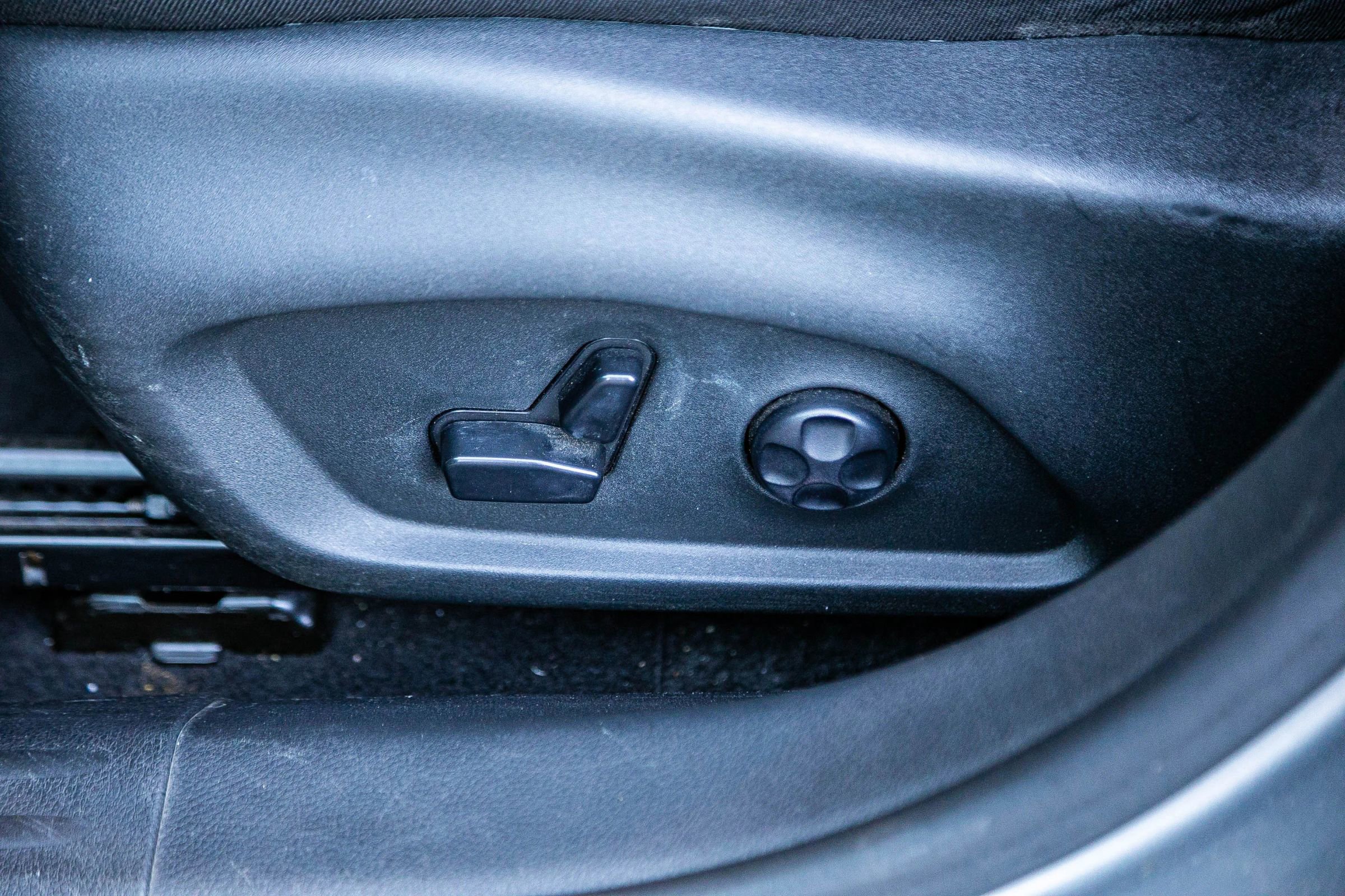 Used 2019 Jeep Compass Limited image 28