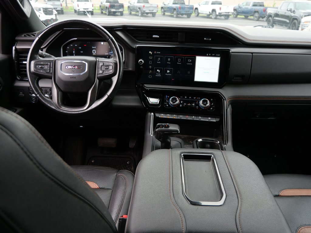 Used 2022 GMC Sierra 1500 AT4 w/ AT4 Premium Package AWD/4WD image 4