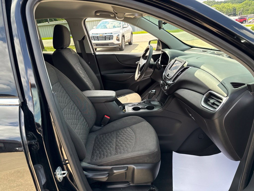 Used 2020 Chevrolet Equinox LT w/ LPO, Floor Liner Package FWD image 37