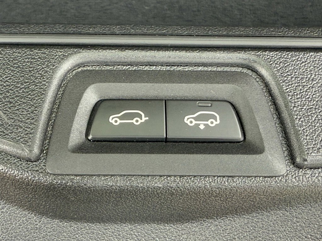 Used 2021 BMW X7 M50i image 46