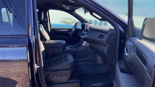 Used 2023 Chevrolet Suburban RST w/ Luxury Package image 13