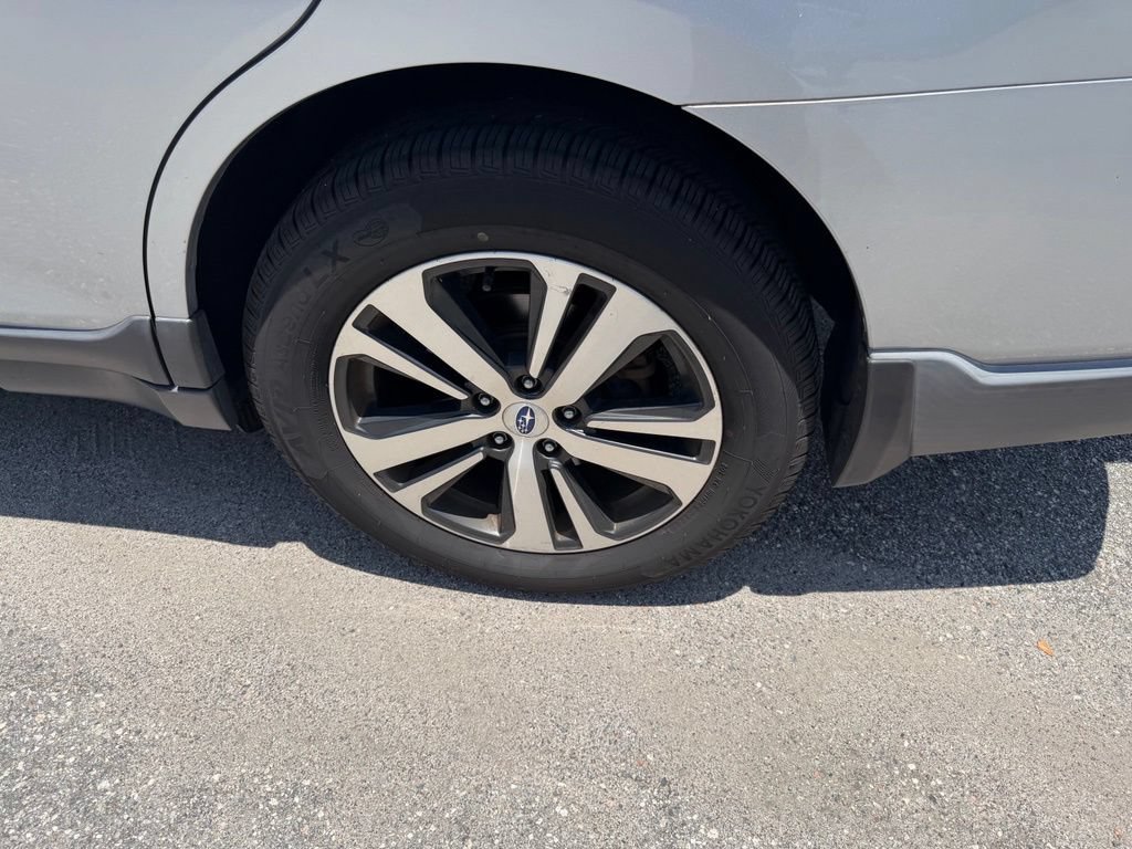 Used 2019 Subaru Outback 2.5i Limited w/ Popular Package #2 AWD/4WD image 10