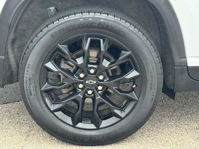 Used 2024 Chevrolet Traverse LS w/ Midnight/Sport Edition AWD/4WD image 13