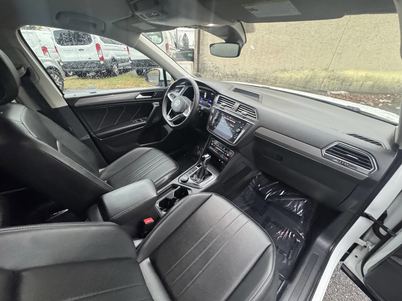 Used 2024 Volkswagen Tiguan SE image 23