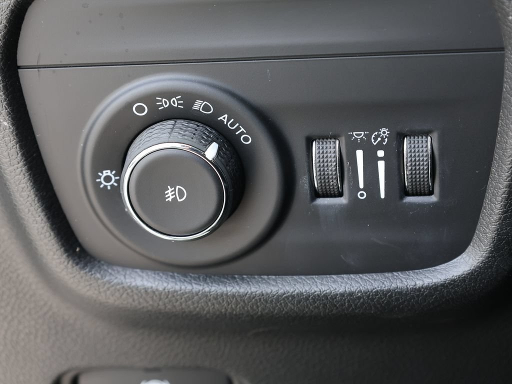 Used 2022 Jeep Grand Cherokee Limited RWD image 32