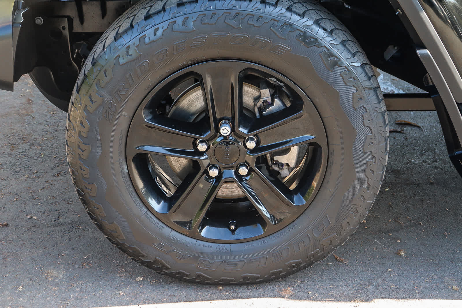 Used 2022 Jeep Wrangler Unlimited Sahara AWD/4WD image 9