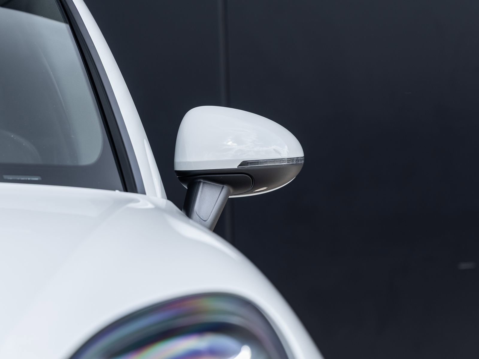 Certified 2021 Porsche Macan AWD/4WD image 18