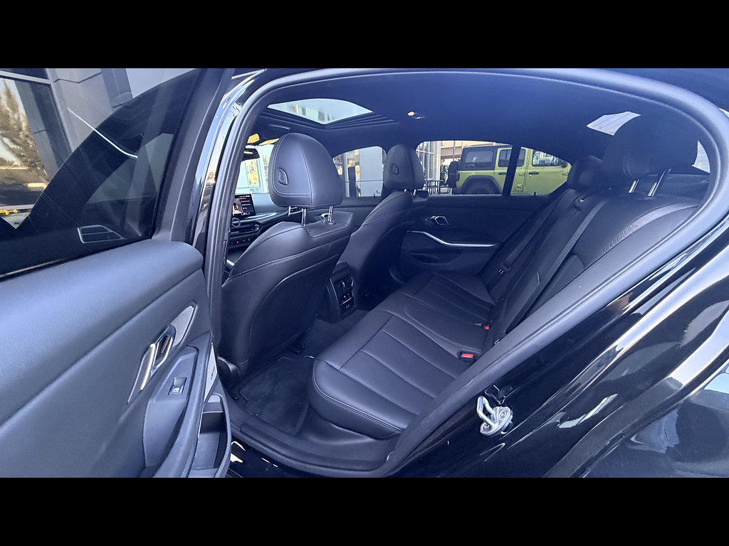 Used 2025 BMW M340i w/ Premium Package RWD image 7
