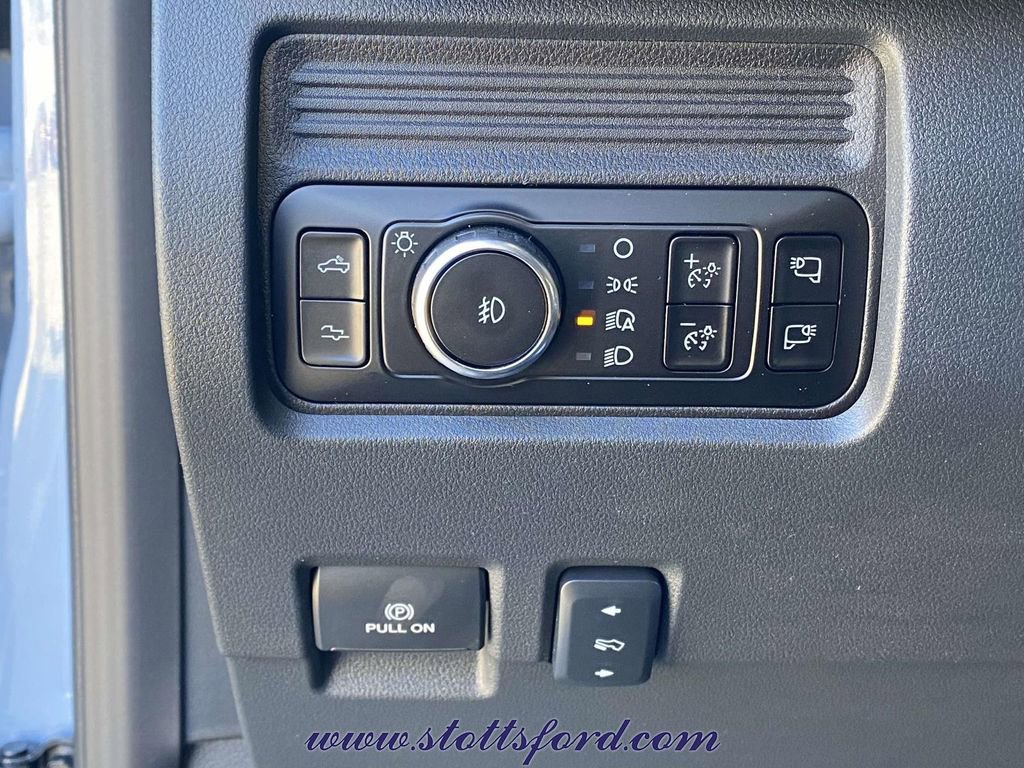 New 2026 Ford F250 Platinum w/ FX4 Off-Road Package image 18