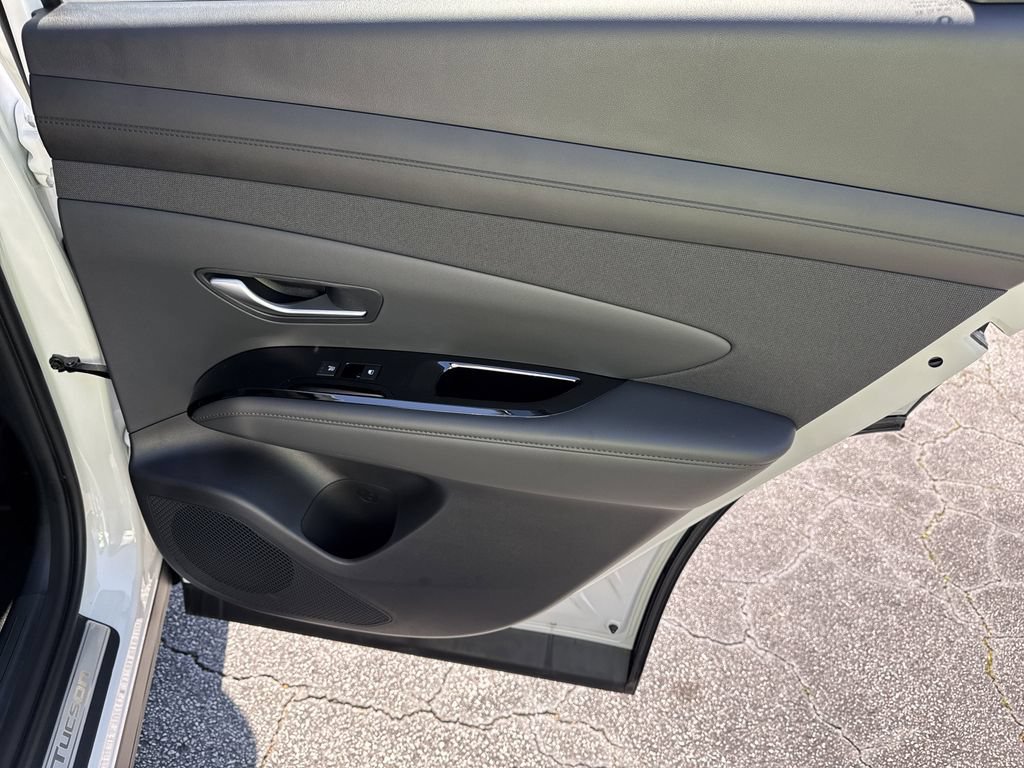 New 2025 Hyundai Tucson Limited AWD/4WD image 16