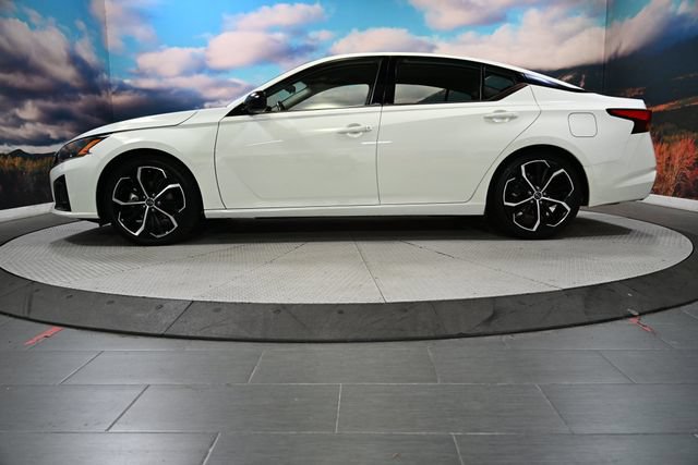 Used 2024 Nissan Altima 2.5 SR FWD image 5