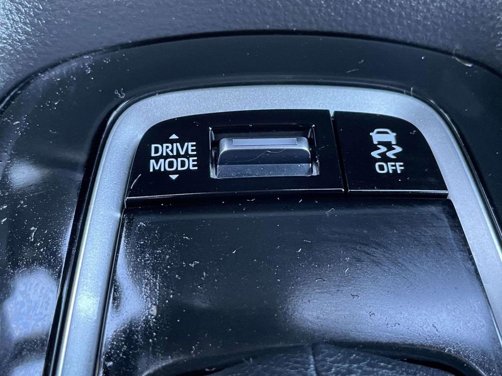 Used 2025 Toyota Corolla SE FWD image 32