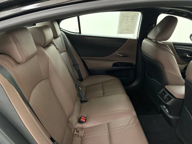 Used 2023 Lexus ES 350 w/ Protection Package (P2) FWD image 16