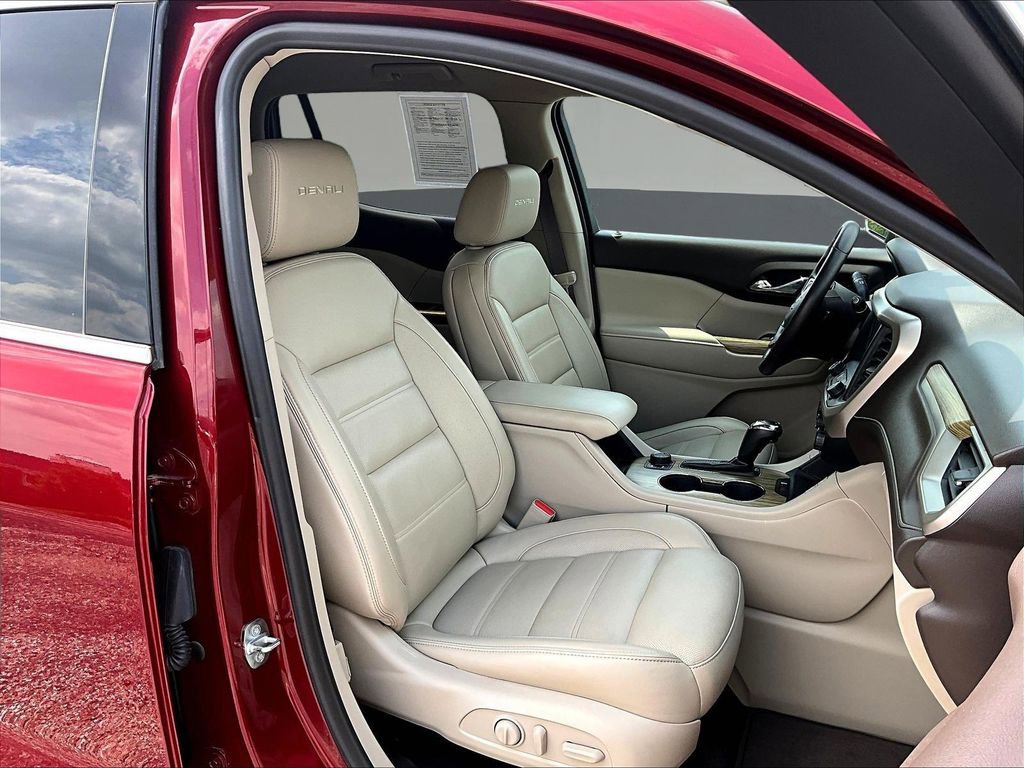 Used 2018 GMC Acadia Denali w/ Technology Package AWD/4WD image 33