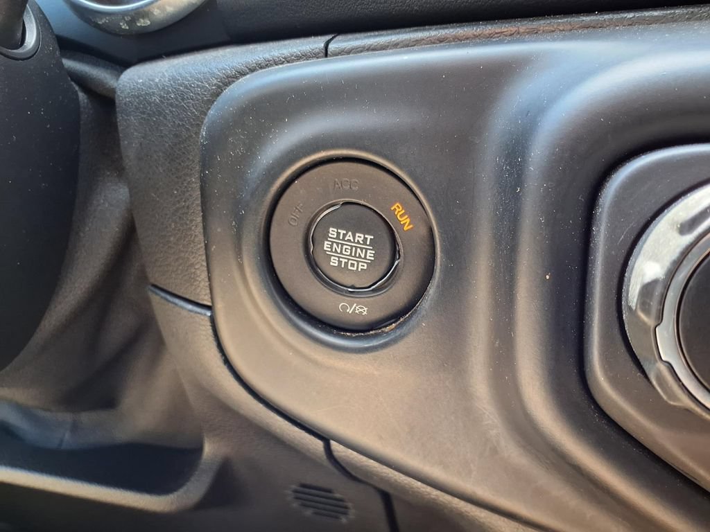 Used 2020 Jeep Gladiator Overland w/ LED Lighting Group AWD/4WD image 11