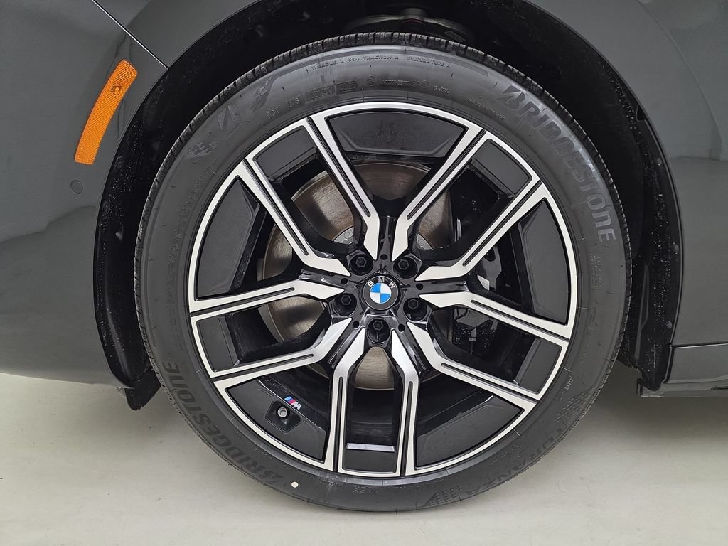 New 2026 BMW i7 xDrive60 w/ Executive Package AWD/4WD image 12