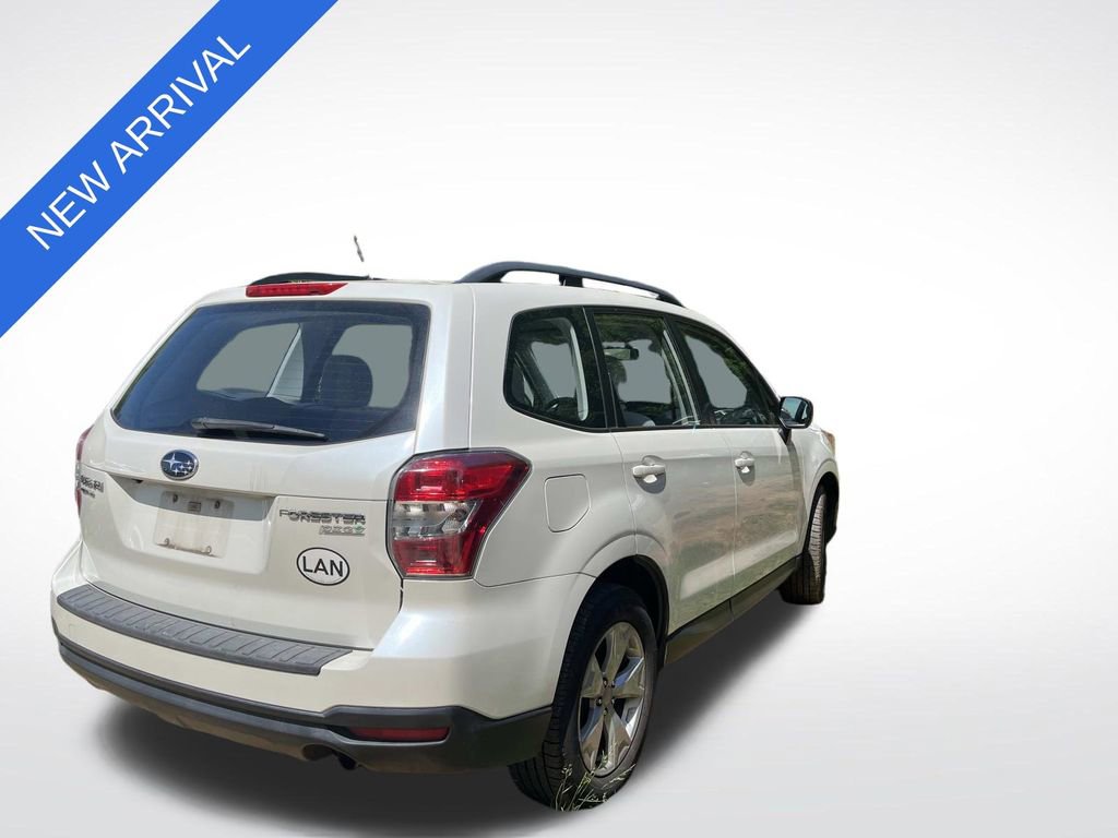 Used 2015 Subaru Forester 2.5i w/ Alloy Wheel Package AWD/4WD image 2