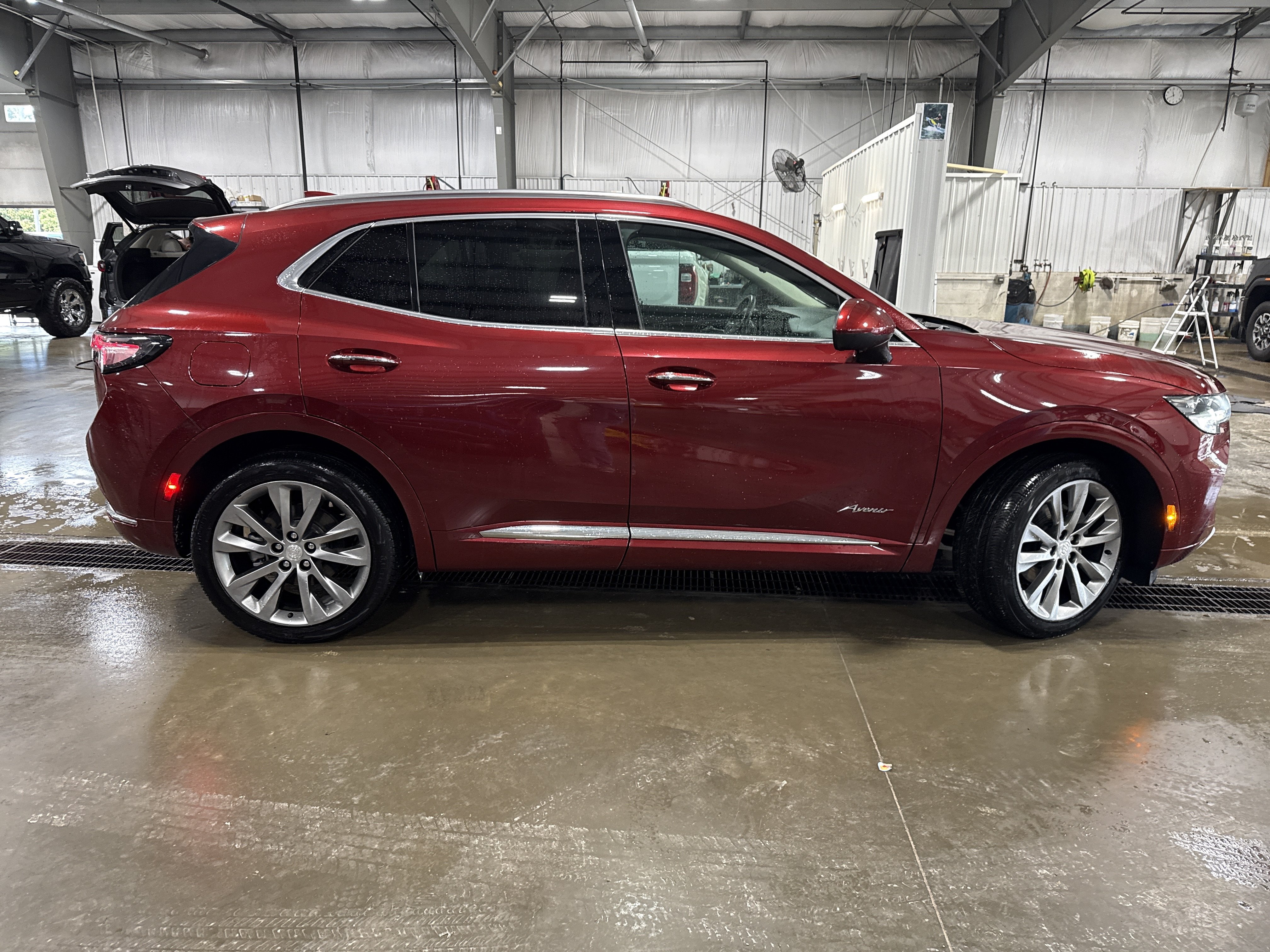 Used 2021 Buick Envision Avenir w/ Technology Package II AWD/4WD image 2